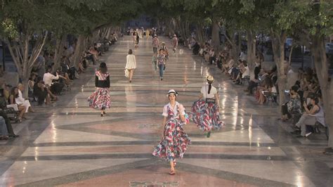 Cruise 2016/17 Show in Cuba – CHANEL Shows 